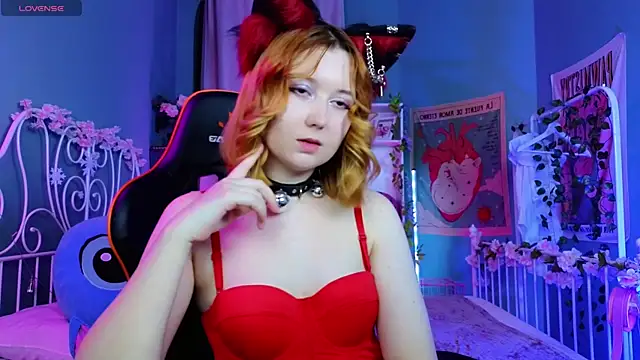 Snapshot of MizukiNoYoru chatting on 02-25-25, 09:02 MizukiNoYoru online show from 02-25-25, 09:02