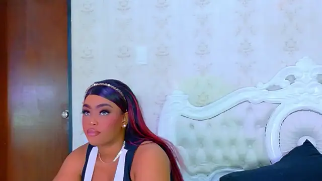 TianahGlow online show from 12-19-25, 08:38