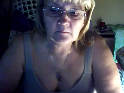 Snapshot of Violet5364 chatting on 03-13-25, 04:45 Violet5364 online show from 03-13-25, 04:45