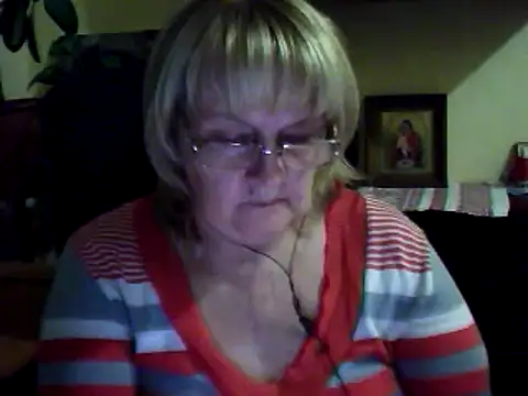 Snapshot of Violet5364 chatting on 11-01-25, 03:36 Violet5364 online show from 11-01-25, 03:36