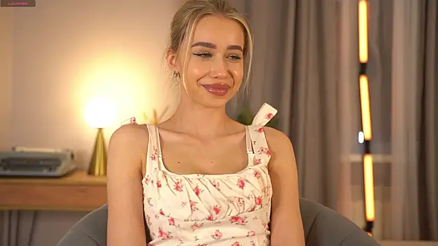  Spring Day  online show from 03-08-26, 08:18