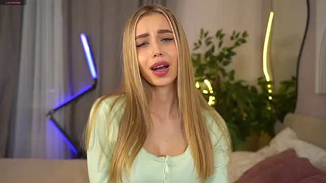  Spring Day  online show from 04-01-26, 08:15