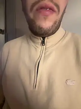 yaxxx03 online show from 02-13-25, 07:52