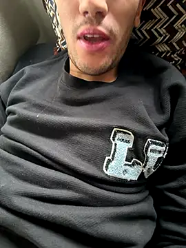 yaxxx03 online show from 11-01-25, 01:02