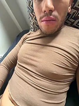 yaxxx03 online show from 11-09-25, 12:25