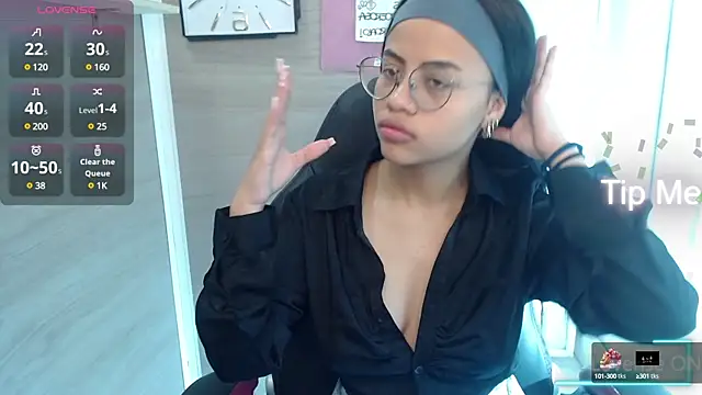 Snapshot of Sussan_love01 chatting on 02-27-25, 01:49 Sussan love01 online show from 02-27-25, 01:49