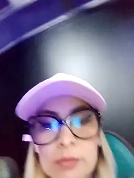 Snapshot of CandieGilson__ chatting on 09-11-25, 10:37 CandieGilson online show from 09-11-25, 10:37