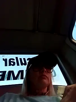 Snapshot of CandieGilson__ chatting on 09-15-25, 10:48 CandieGilson online show from 09-15-25, 10:48