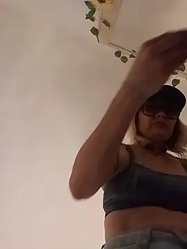 Snapshot of CandieGilson__ chatting on 09-27-25, 11:15 CandieGilson online show from 09-27-25, 11:15