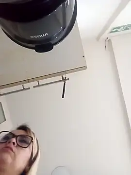 Snapshot of CandieGilson__ chatting on 10-01-25, 11:05 CandieGilson online show from 10-01-25, 11:05