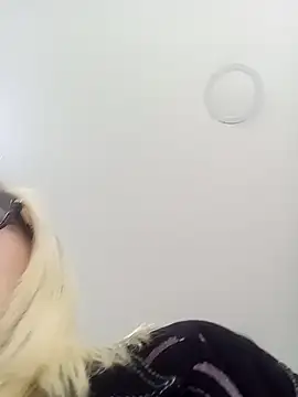 Snapshot of CandieGilson__ chatting on 10-10-25, 11:53 CandieGilson online show from 10-10-25, 11:53