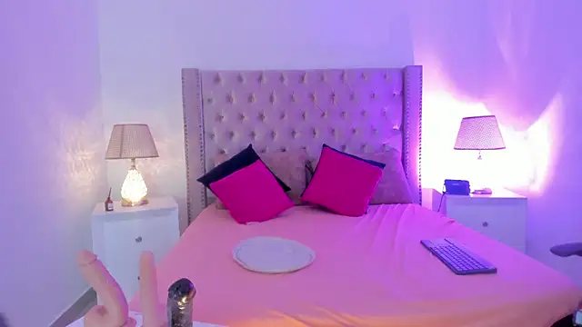 Snapshot of CandieGilson__ chatting on 11-28-25, 01:14 CandieGilson online show from 11-28-25, 01:14