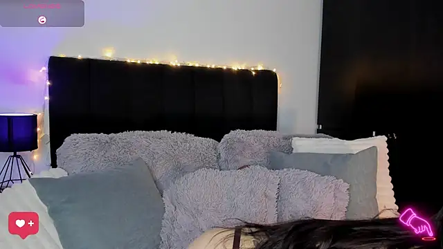 Snapshot of Amara_vause_ chatting on 10-17-25, 01:09 Amara vause online show from 10-17-25, 01:09