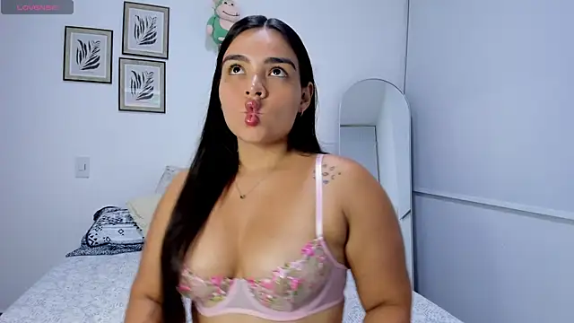 Snapshot of sarita_bigbooty_ chatting on 06-17-26, 12:13 sarita bigbooty online show from 06-17-26, 12:13