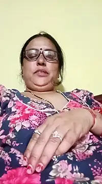 Snapshot of Kiyara8 chatting on 02-28-25, 04:53 Kiyara8 online show from 02-28-25, 04:53