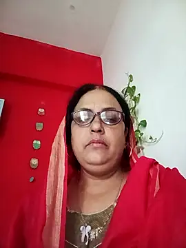 Snapshot of Kiyara8 chatting on 10-20-25, 01:39 Kiyara8 online show from 10-20-25, 01:39