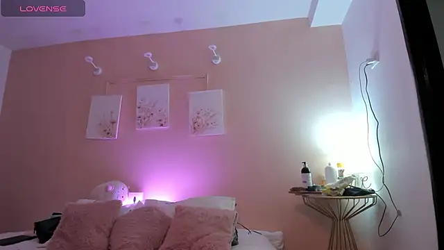 Snapshot of PamelaBliss chatting on 03-07-25, 10:10 PamelaBliss online show from 03-07-25, 10:10