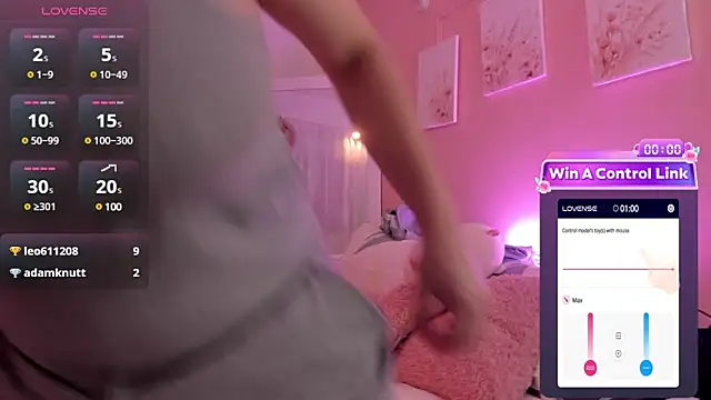 Snapshot of PamelaBliss chatting on 03-14-25, 12:18 PamelaBliss online show from 03-14-25, 12:18