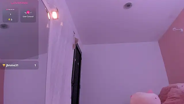 Snapshot of PamelaBliss chatting on 03-21-25, 07:44 PamelaBliss online show from 03-21-25, 07:44