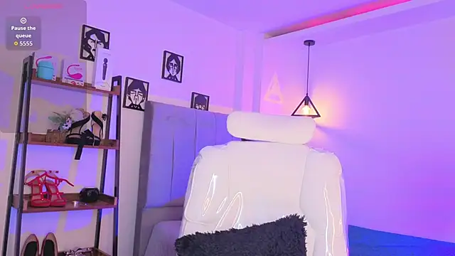 Miller Vanessa  online show from 03-25-26, 08:48