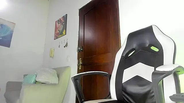 Daniloz  online show from 02-16-25, 05:26