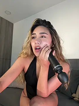 Snapshot of Hornyholly__ chatting on 11-08-25, 09:13 Hornyholly online show from 11-08-25, 09:13