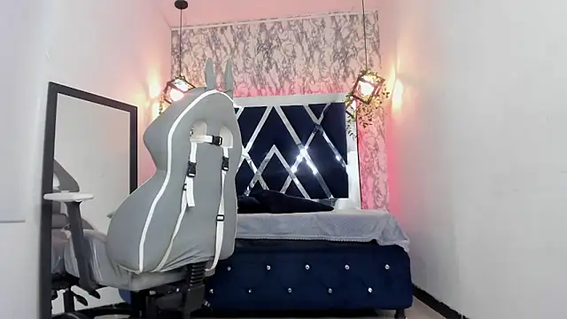 charlotte bluee online show from 03-03-25, 07:39