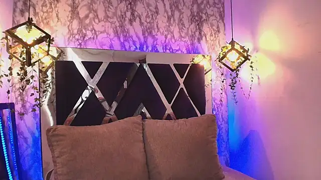 charlotte bluee online show from 11-14-25, 06:39