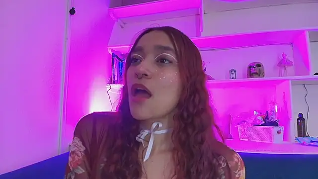 charlotte bluee online show from 12-14-25, 08:30