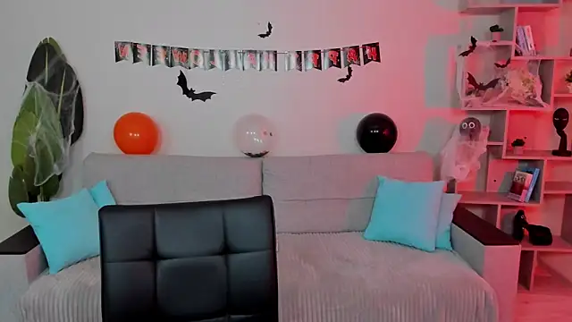 GabriellaMays online show from 10-16-25, 05:08