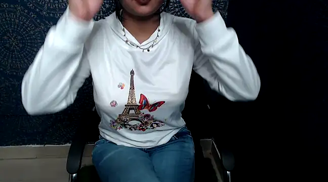 Snapshot of megancatluna chatting on 03-22-25, 04:35 megancatluna online show from 03-22-25, 04:35