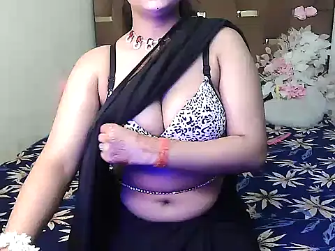 Snapshot of megancatluna chatting on 10-03-25, 03:47 megancatluna online show from 10-03-25, 03:47