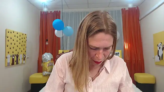 Snapshot of TessaDaybreak chatting on 09-24-25, 06:17 TessaDaybreak online show from 09-24-25, 06:17