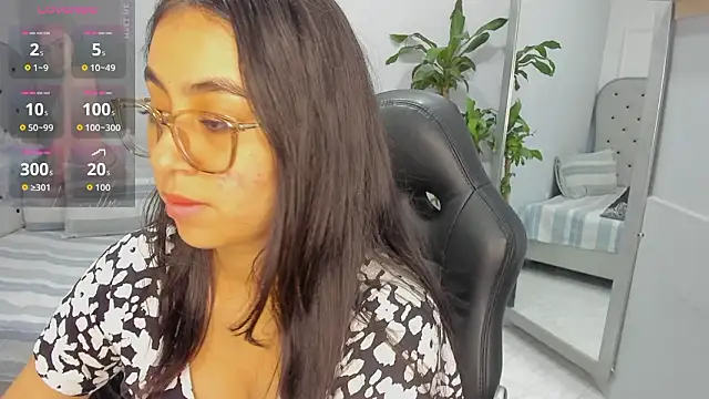 Snapshot of lucelly_15 chatting on 03-11-26, 11:49 lucelly 15 online show from 03-11-26, 11:49