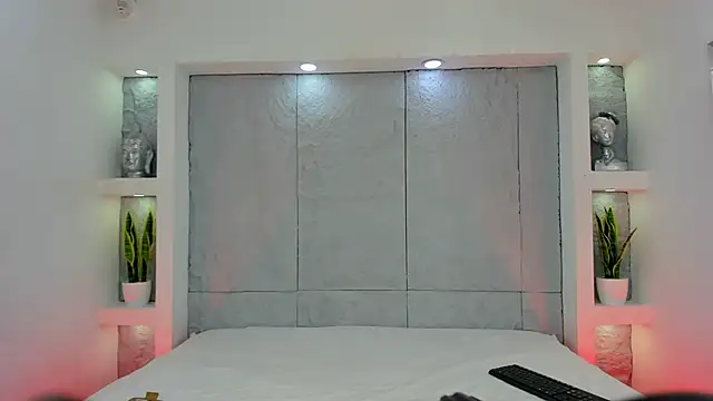 MiaMistrex online show from 11-25-25, 04:23