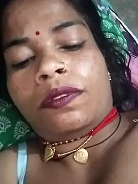 Snapshot of MEENA_ROY chatting on 02-28-25, 06:41 MEENA ROY online show from 02-28-25, 06:41