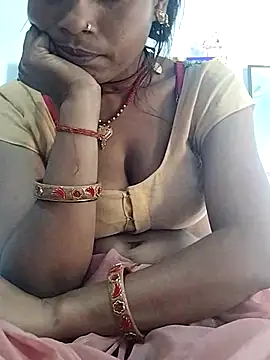 Snapshot of MEENA_ROY chatting on 03-04-25, 08:13 MEENA ROY online show from 03-04-25, 08:13