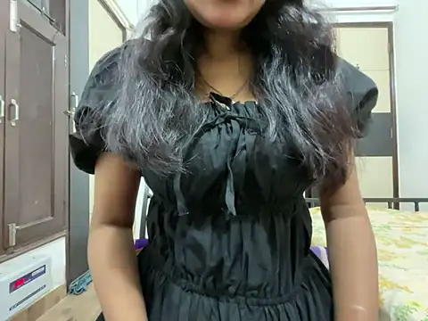 Snapshot of aliya_bhatt chatting on 09-23-25, 04:21 aliya bhatt online show from 09-23-25, 04:21