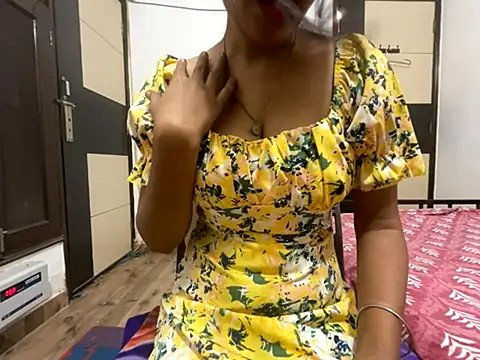 Snapshot of aliya_bhatt chatting on 10-14-25, 03:57 aliya bhatt online show from 10-14-25, 03:57