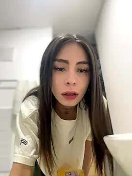 Snapshot of candycami19 chatting on 10-13-25, 06:13 candycami19 online show from 10-13-25, 06:13