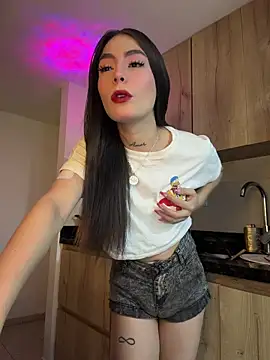 Snapshot of candycami19 chatting on 05-04-26, 07:04 candycami19 online show from 05-04-26, 07:04