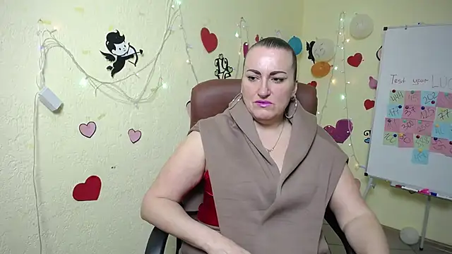 DianaMGG online show from 03-01-25, 06:13