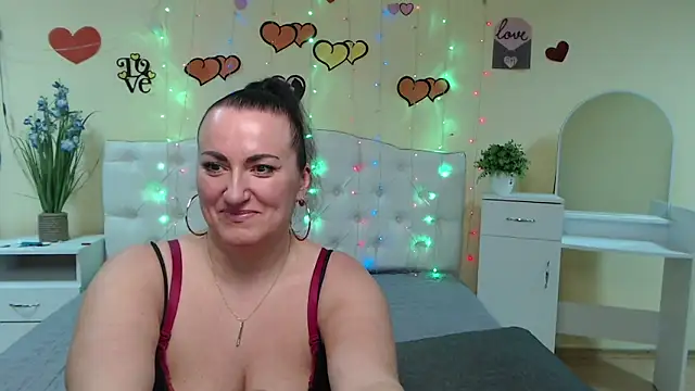 DianaMGG online show from 03-12-25, 01:08