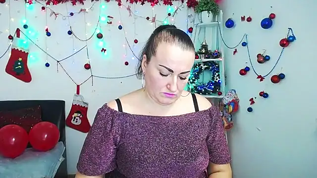 DianaMGG online show from 12-22-25, 06:27