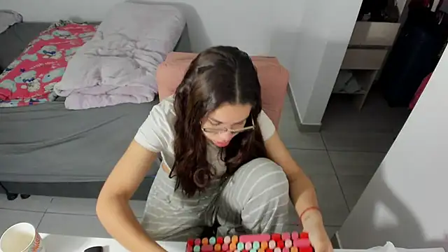 Greciaruiz  online show from 05-13-26, 11:55