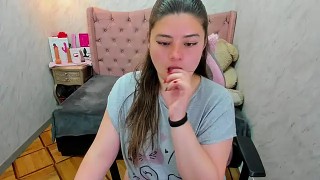 Lianngrace online show from 11-04-25, 02:05