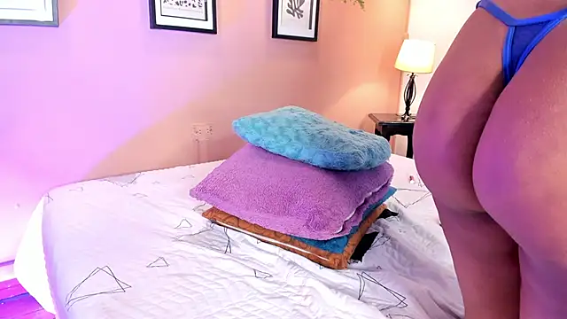 Snapshot of SofiaBennett_ chatting on 03-21-25, 03:13 SofiaBennett online show from 03-21-25, 03:13