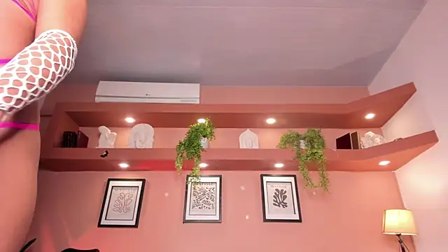 Snapshot of SofiaBennett_ chatting on 11-20-25, 12:27 SofiaBennett online show from 11-20-25, 12:27