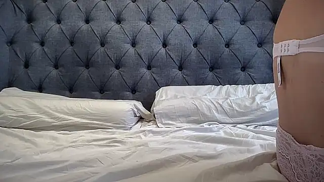 Snapshot of eatmypie69 chatting on 10-31-25, 10:49 eatmypie69 online show from 10-31-25, 10:49