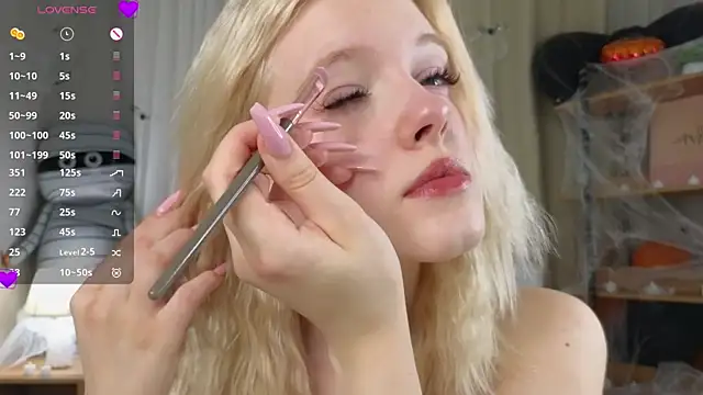 EdlaHewell online show from 11-06-25, 11:22